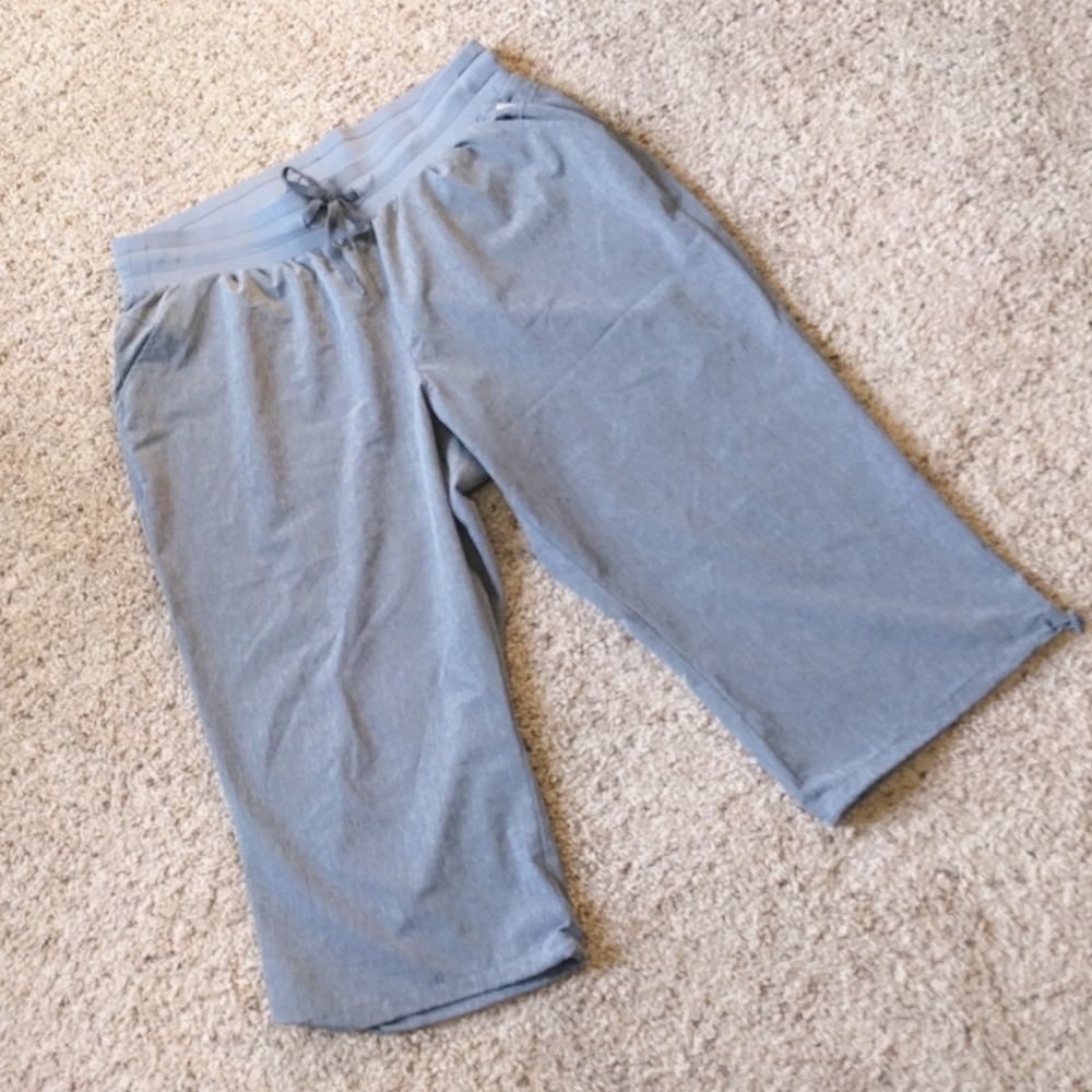 💥2/$8💥 Active stretch capris